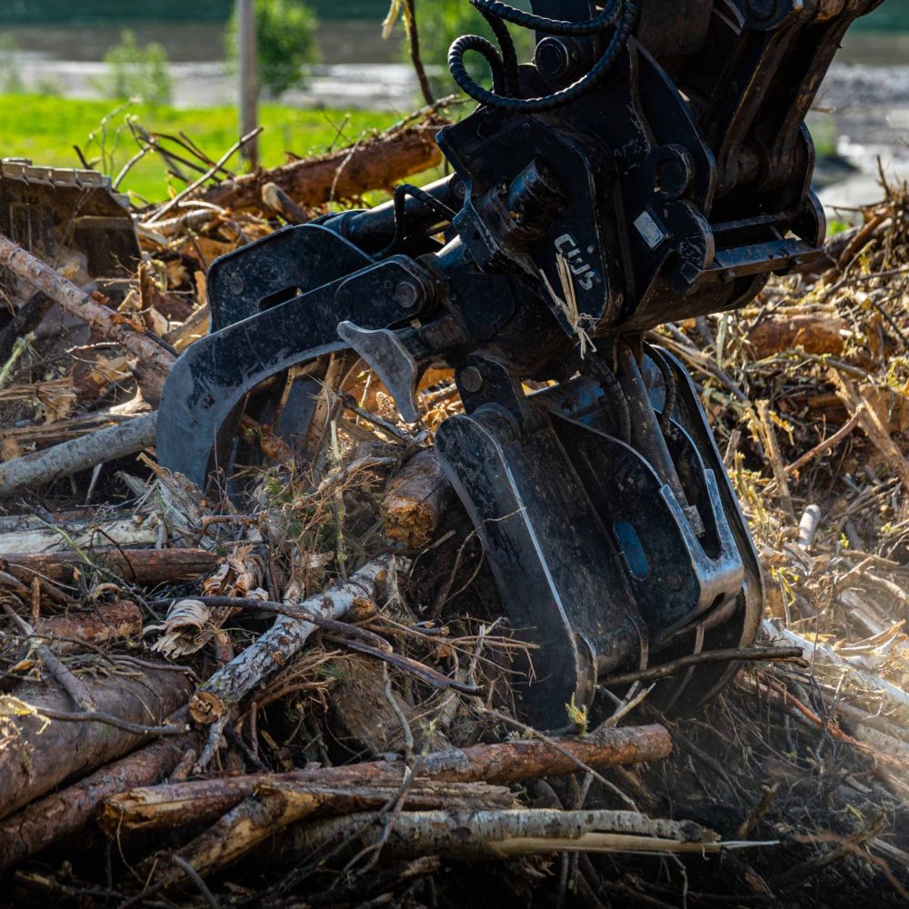 EM3 managing vegetation and access routes to support safe, efficient forest industry operations in rugged northern environments.